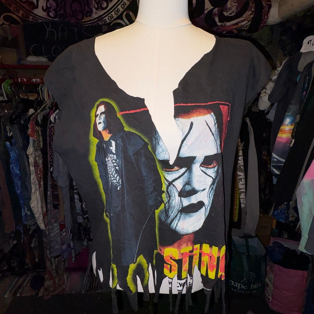Vintage Sting WCW Cutoff Fringe Distressed Graphic Tee